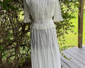Edwardian White Cotton Lawn and Lace Summer Dress, Antique Tea Dress, XXS, 1900- 1910’s