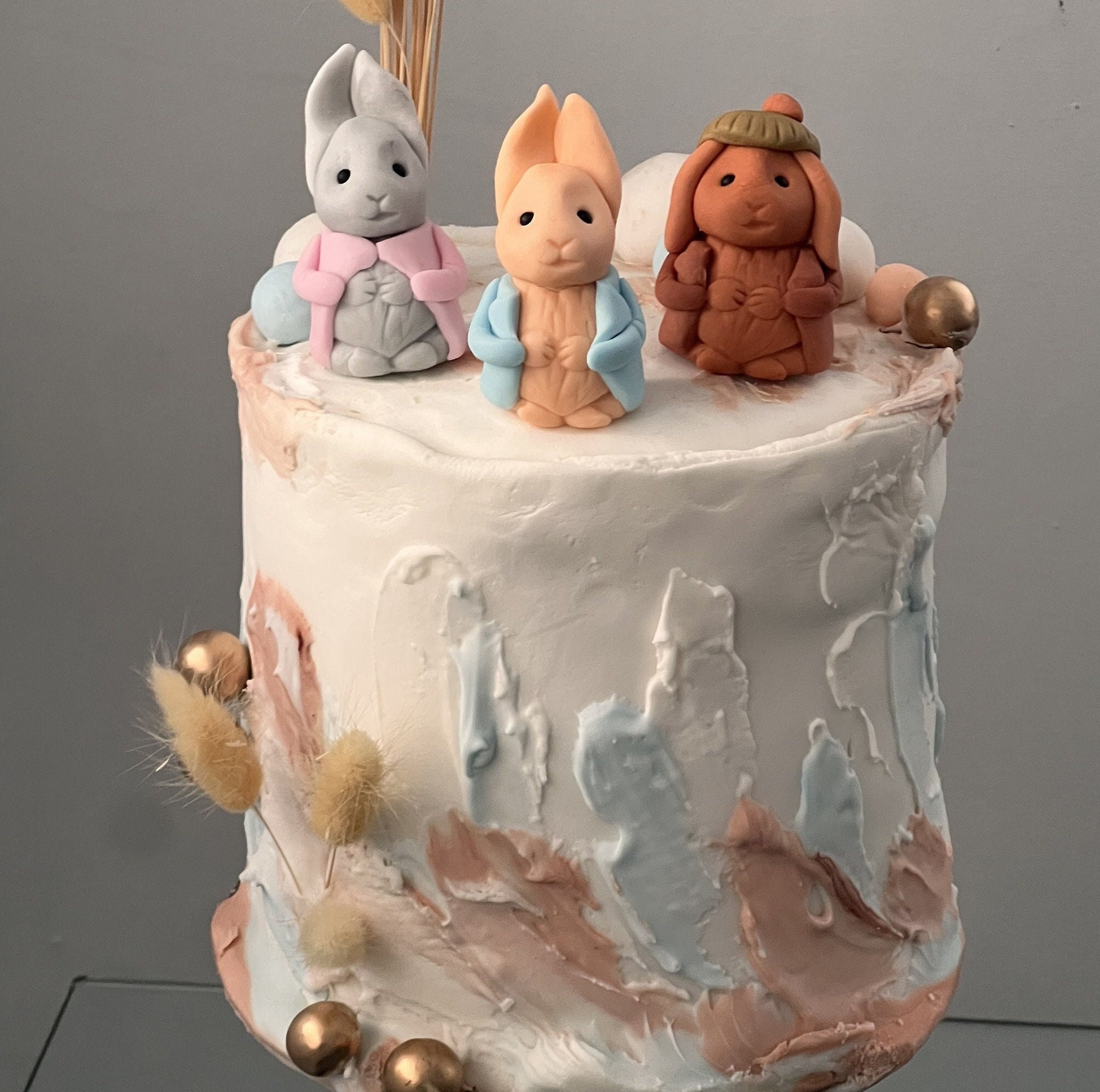 Personalized Bunny Cake Topper Set, Edible Fondant Rabbit Decoration ...