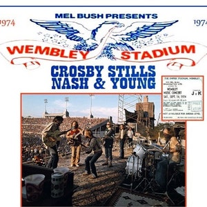 Könnte beinhalten: Ein Vintage-Konzertplakat für Crosby, Stills, Nash & Young, die am 14. September 1974 im Wembley-Stadion in London, England, auftraten. Das Plakat zeigt einen rot-weiß-blauen Adler mit dem Bandnamen in fetten, roten Buchstaben. Im unteren rechten Eck ist auch ein Ticket für das Konzert zu sehen.