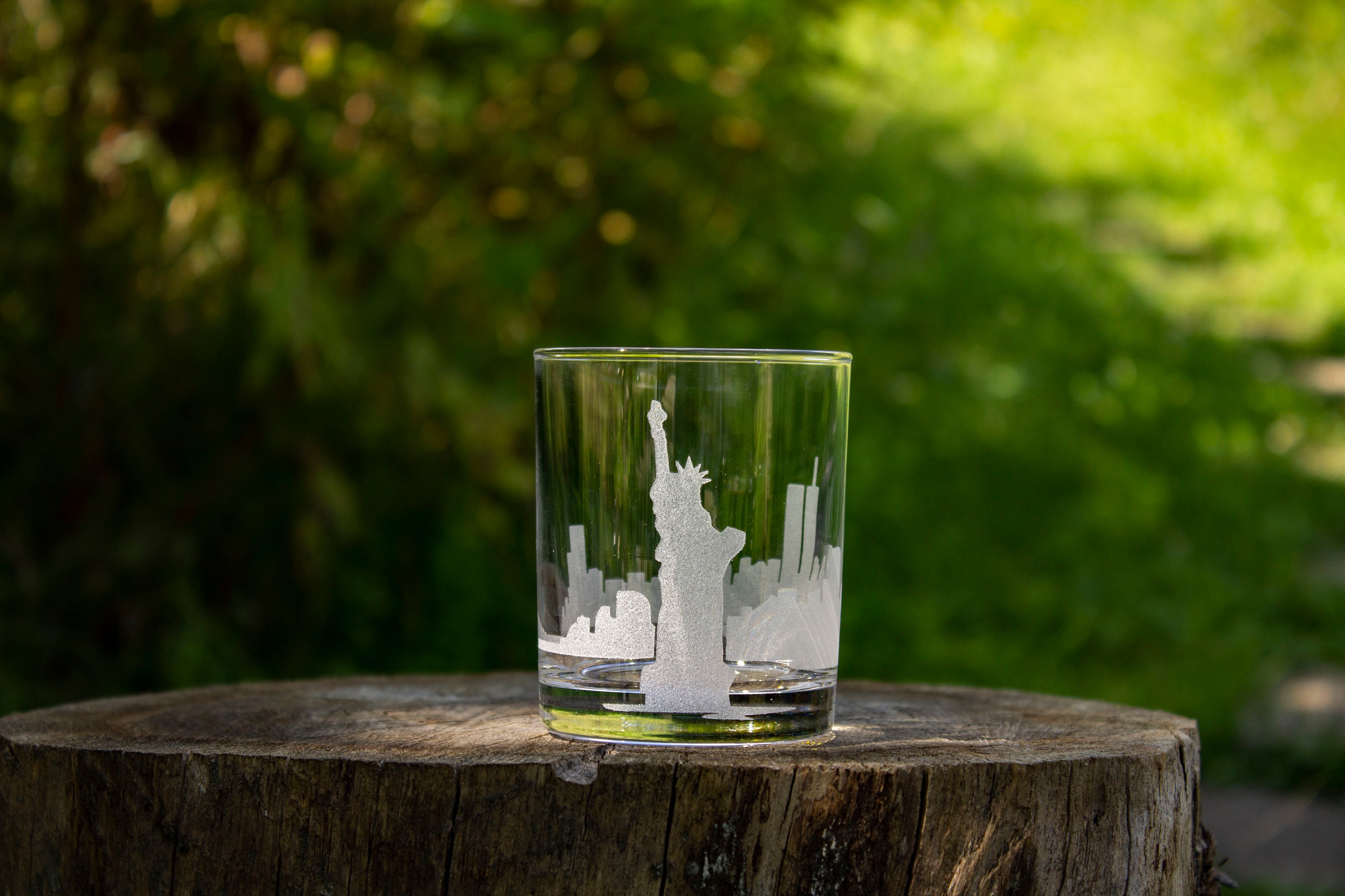 Vidrio grabado al agua fuerte Whisky Nuevo Manhattan Nueva York Skyline Novedad espíritus de regalo para él