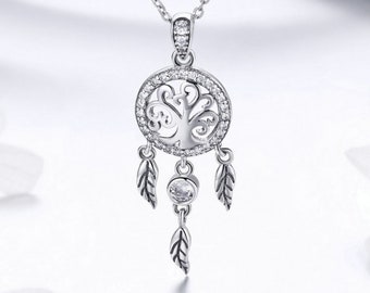 NEW. A LOVELY TIBETAN SILVER  DREAMCATCHER NECKLACE ON 18" CHAIN