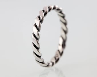 Modern, twisted band ring / stacking ring no. 13