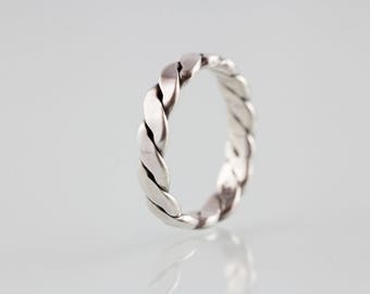 Modern, twisted band ring / stacking ring no. 12