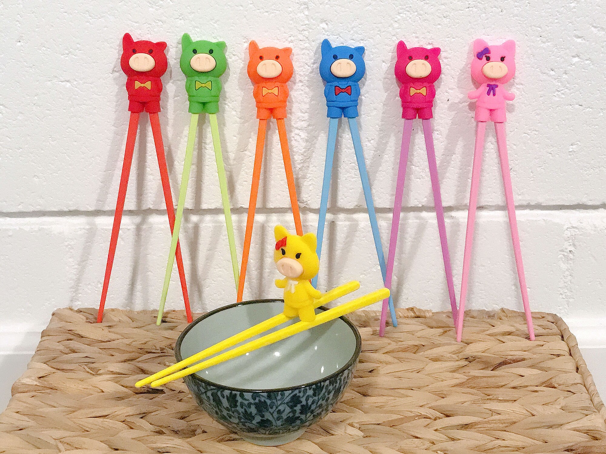  Chopsticks Reusable Fiberglass Chopsticks with Holder Chinese  Japanese Gift Set Chopsticks Set Dishwasher Safe Alloy Chopsticks + Ceramic  Cute Panda Chopstick Rest (2 Pairs with Holder) : Home & Kitchen