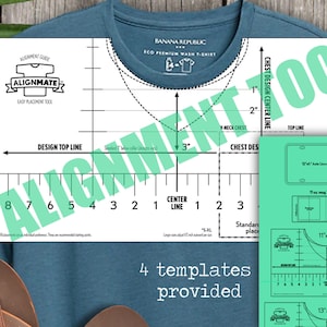 Puede incluir: Una guía de alineación blanca con un gráfico negro de una camiseta y el texto "ALIGNMATE" y "EASY PLACEMENT TOOL". La guía tiene una regla con pulgadas marcadas y un diagrama de una camiseta con líneas para la colocación del diseño. La guía está sobre una camiseta azul. Hay cuatro plantillas verdes para diferentes tamaños de camisetas.