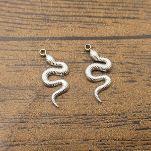 2 amuletos de aço inoxidável, cobras-SS1051
