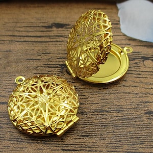 2 Round Lockets Filigree Hollow Locket Pendant ,Gold Color,Openable Pendant-TS016