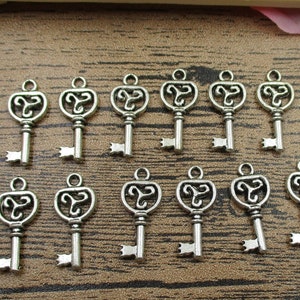 50 Key Charms, Antique Silver Tone，Double Sided-RS075