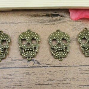 8 Skull Connector Charms ,Antique Bronze Tone-RS288