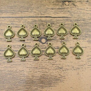 12 Pik-Poker Charms, antiker Bronzeton, doppelseitig -RS161