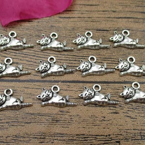 20 Lying Cat Charms,Antique Silver Tone -RS708