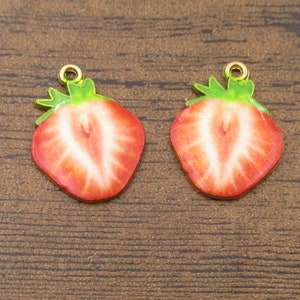 2 Strawberry Charms,Great Detailed Enamel Charms-RS1357-6