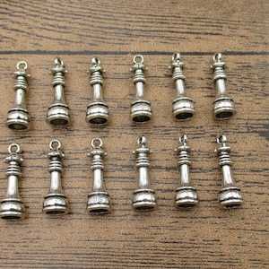12 breloques d&#39;échecs-Reine, breloques 3D argentées antiques-RS431