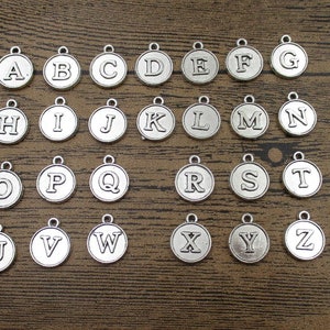 Conjunto de pingentes de letras do alfabeto, tom prateado antigo, dupla face - RS806