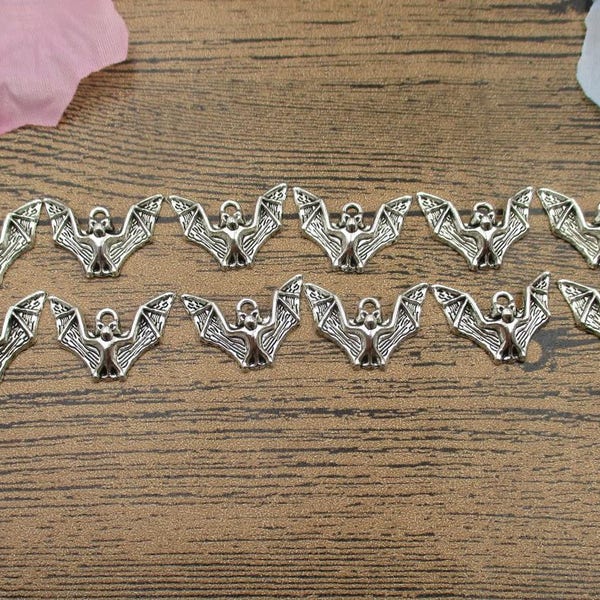 20 Bat Charms,Antique Silver Tone-RS762