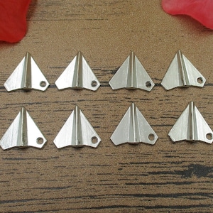 30 ciondoli a forma di aeroplano di carta, color argento antico, ciondoli 3D - RS318