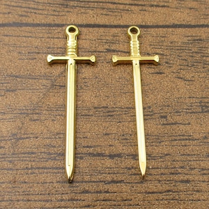 2 ciondoli con spada in acciaio inossidabile, colore oro-SS1061