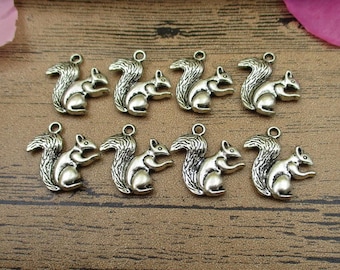 8 eekhoornbedels, antiekzilverkleurige dubbelzijdige 3D-bedels-RS561