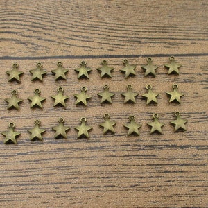 50 Mini Stern Charms, antike Bronzefarbe, doppelseitig-RS949