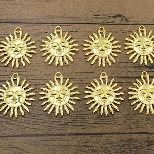 8 Big Sun Face Charms,Gold Color-RS500