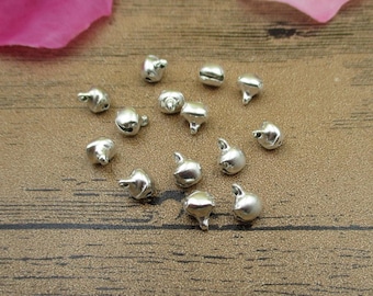 50 cloches en fer 6mm Jingle Bell charmes, Bright Silver Tone-RS592