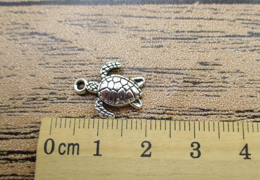 Tartarughe Marine Che Nuotano Nelle Acque Cristalline Chiare Dell Oceano Aperto Una Tartaruga Marina Nuota Aruba Oceanica Aperta Image271121922 - Foto 3