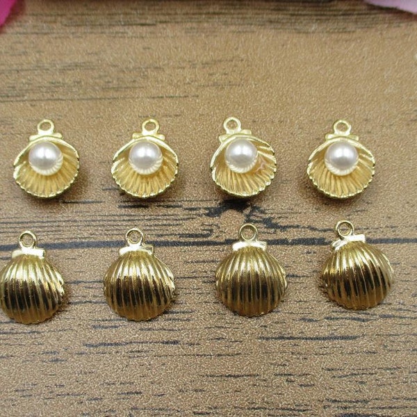 BULK SALE! 40 Pearl In Oyster Shell Charms,KC Gold Color-RS453