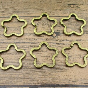 6 Flower Key Rings,Antique Bronze Tone Double Loops-RS654