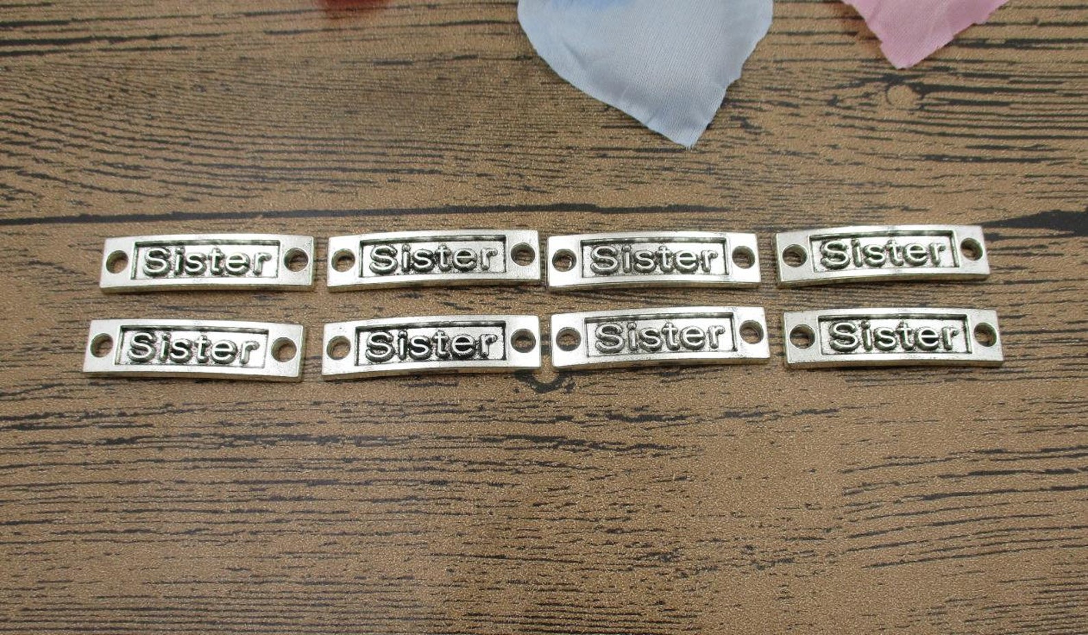 4 images 1 mot 5 lettres croix soeur
