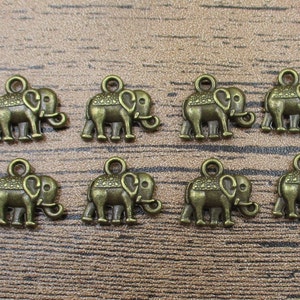 30 Elefant Charms, Antique Bronze Ton,doppelseitig-RS129