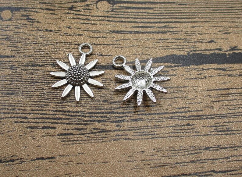 BULK SALE 100 Sunflower Charms,Antique Silver Tone-RS796