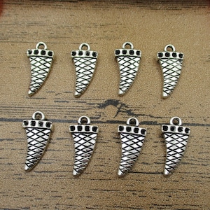 20 Horn Charms,Antique Silver Tone,Double Sided -RS361