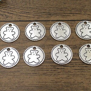 8 Berloques de Urso, Tom de Prata Antiga, Dupla Face - RS1059