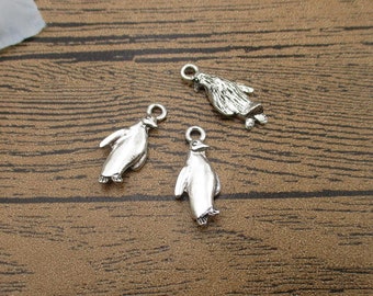 4 Ciondoli A Forma Di Pinguino In Argento Tibetano Placcato Arcobaleno - 35x25x13mm - Yuteng (Nuovi)