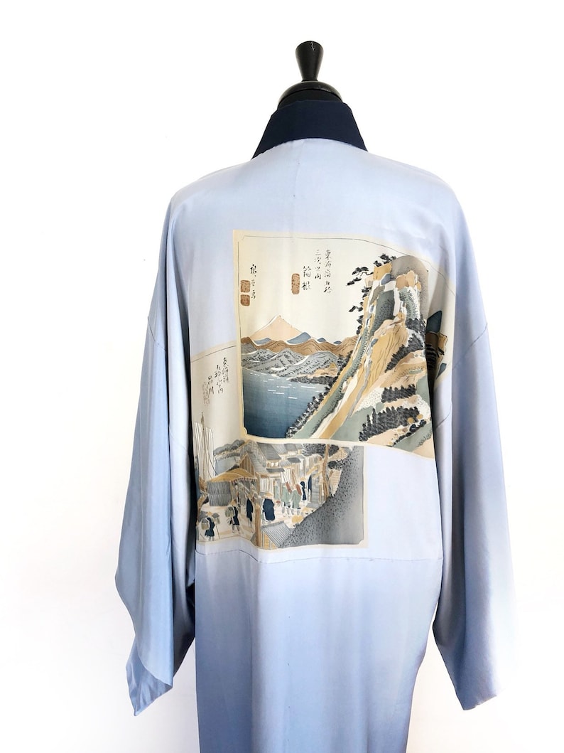 Blue 100 /% silk vintage kimono