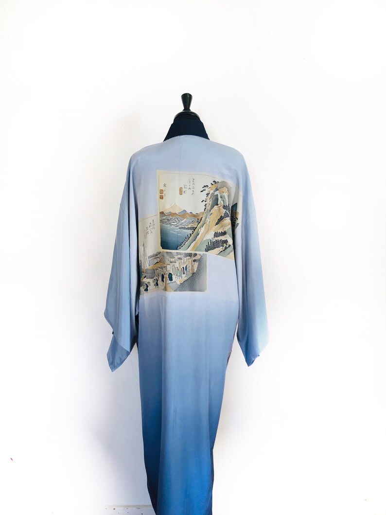 Blue 100 /% silk vintage kimono