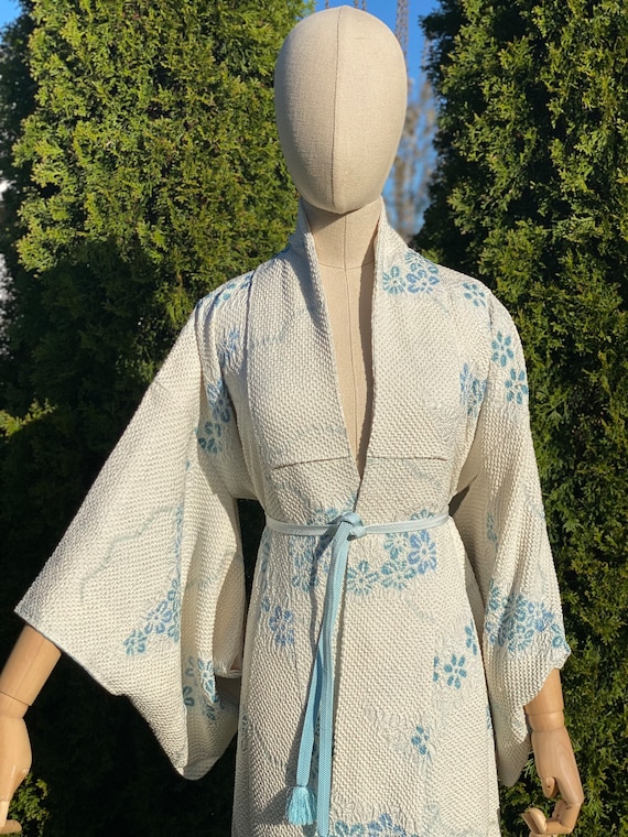 Beige & light  blue Shibori vintage kimono - image 7