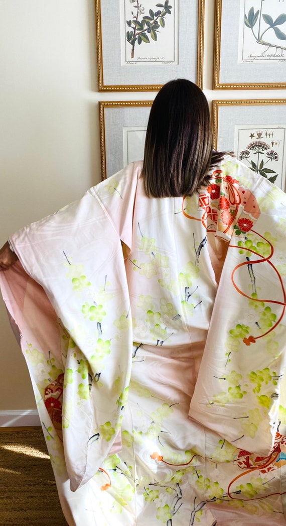 Gorgeous pink silk vintage furisode kimono - image 1