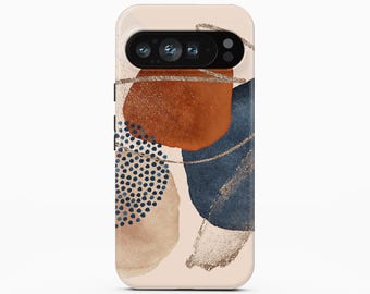 Op de afbeelding: Een smartphonehoesje met een abstract ontwerp op een lichtbeige achtergrond, een grote roestkleurige vorm, een donkerblauwe organische vorm, een cluster van kleine blauwe stippen en dunne gouden glitterlijnen. De tekst BOHO Case studio staat eronder.