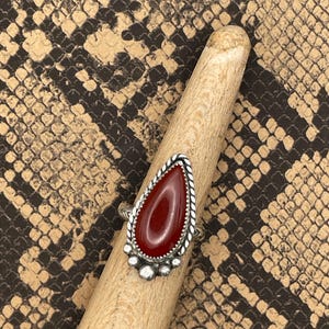 Druppelring rode onyx - Boho-sieraden - Sterk genezend kristal