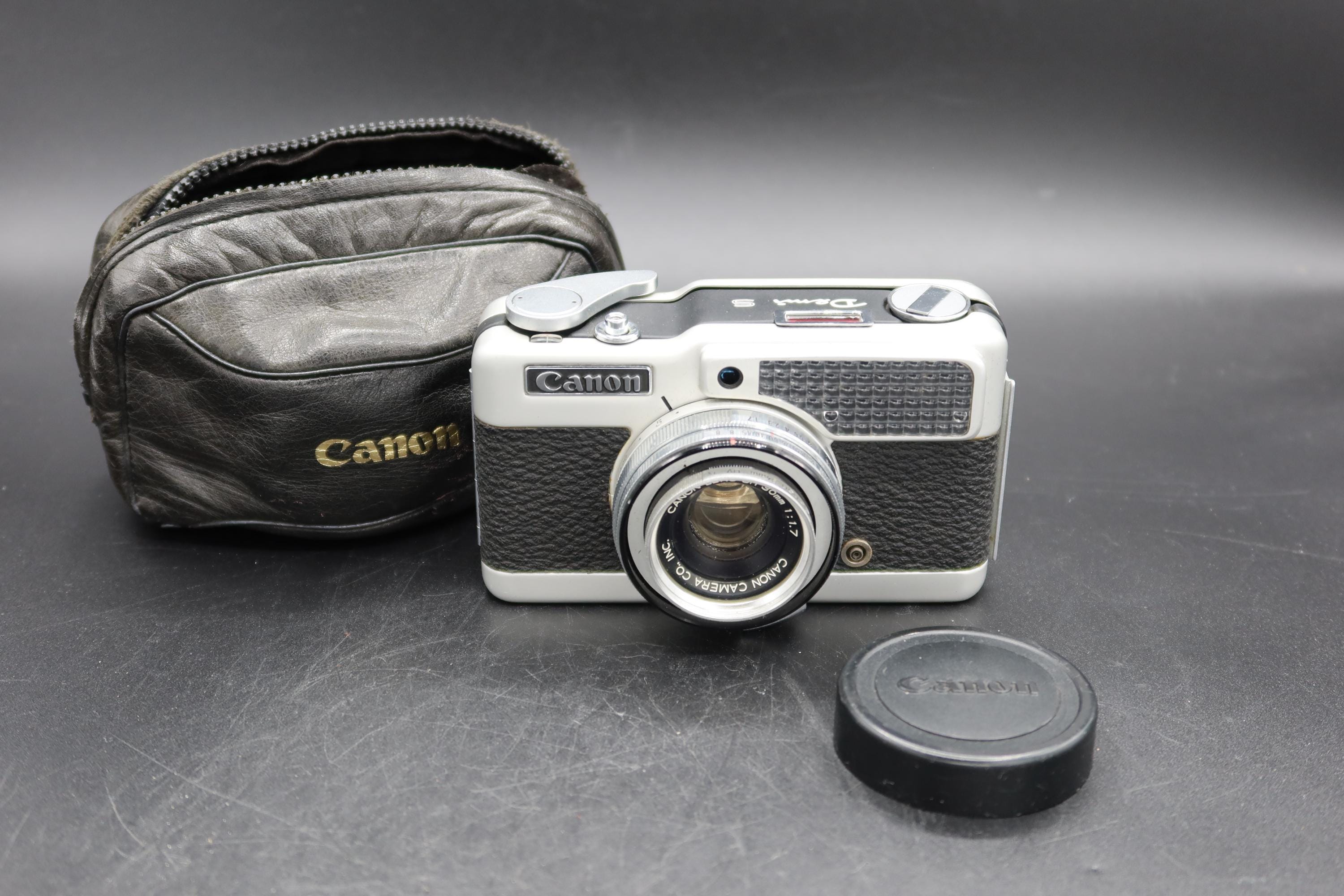 注目ショップ Canon Demi S Half Frame Camera, Cleaned, Adjusted, Tested フィルムカメラ