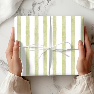 Elegante carta da regalo a righe verdi Grandmillennial per tutte le occasioni, compleanno, matrimonio, regali per le feste, decorazioni per feste