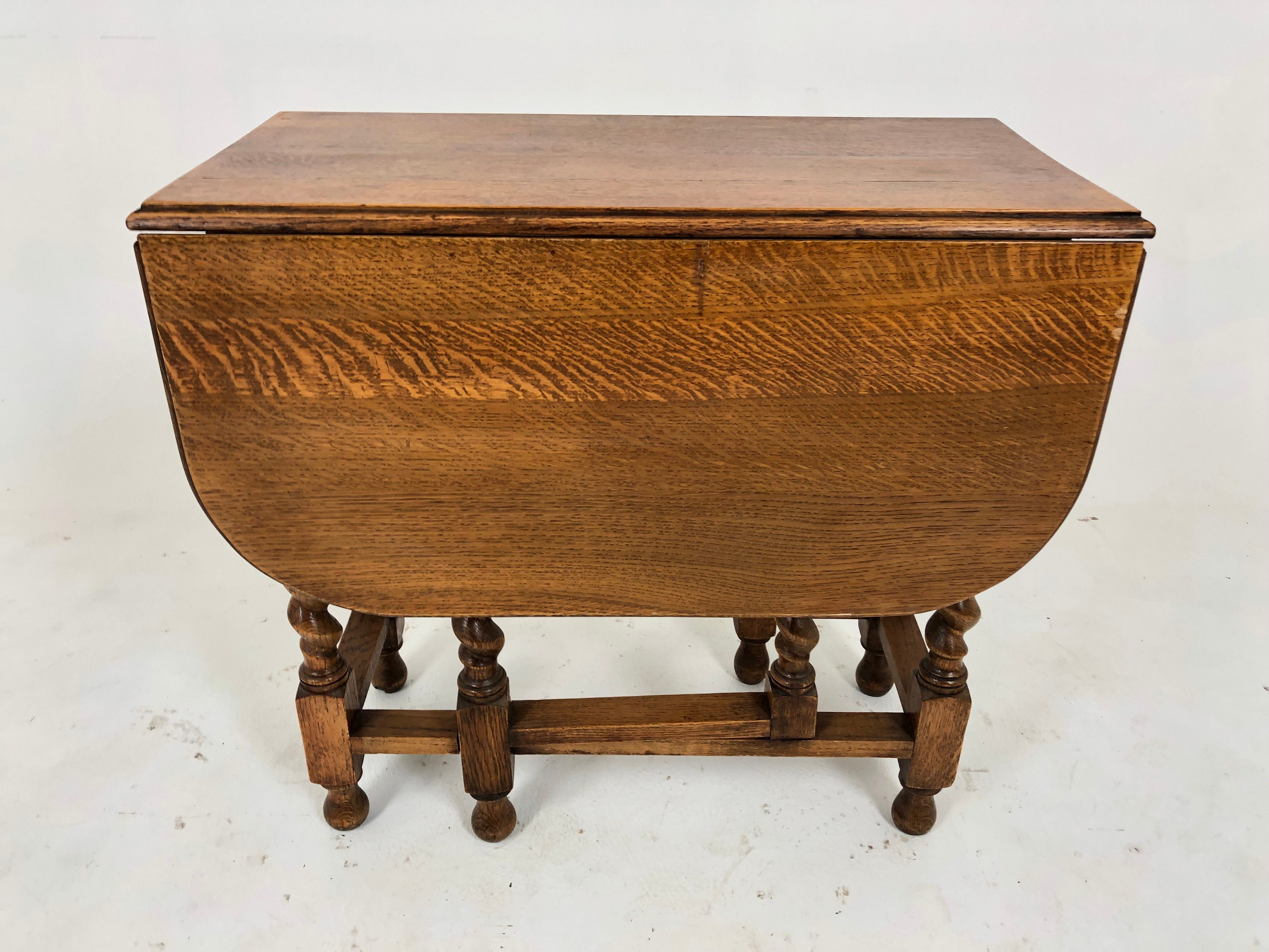 Vintage gateleg drop leaf clearance table