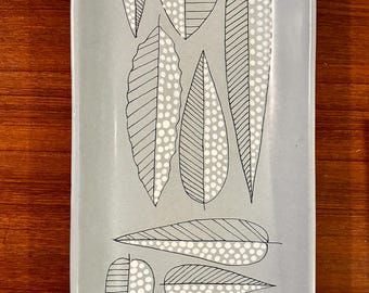 Vintage Aldo Londi for Bitossi Ceramic Tray | Mid-Century Modern Italian Pottery | Sgraffito Leaf Motif | Gray Matte Glaze | c. 1960s