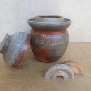Hand Thrown Pottery Fermentation Crock, Water Sealed Ceramic Jar, Lid and Weights, 1 quart