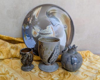 Keramische havdala-set, op hout en soda gestookt aardewerk