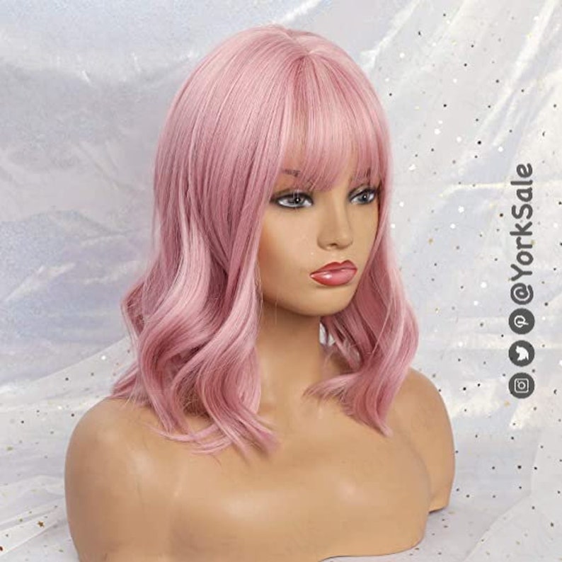 Rosa Bob Cut Kurze Synthetische Perücke Natural Looking Hair No Lace Kurze Perücke mit Armreifen Wasser wellige Hitzebeständig Bild 2