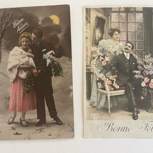 1915 年頃 BONNE ANNEE FeTE ポストカード 2 枚セット ~ 恋人、カップル、カラー写真、両方とも使用済み、Republique Francais 10 切手、フランス、ヴィンテージ