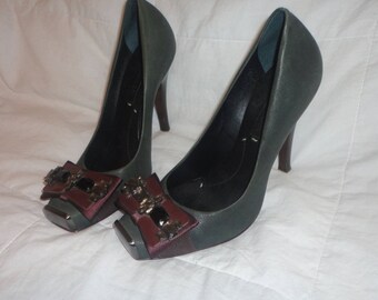 BCBG Max Azria Leather Shoes Size