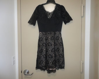UNWORN Max Azria BCBG Evening Prom Dress Size 4